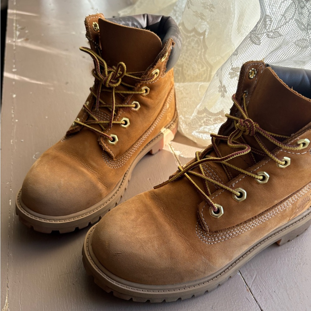 Timberlands - Picture 2 of 4